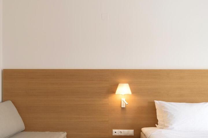 Room 67 of 152