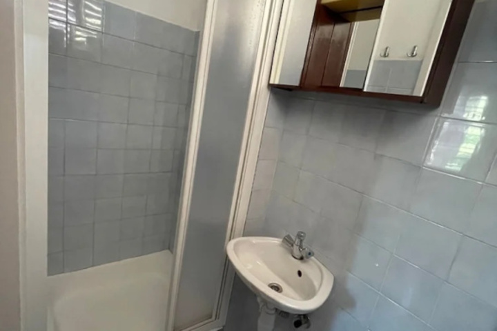 Room in House S2 Double Room in Jelsa on Hvar With Private Ensuite Bathroom