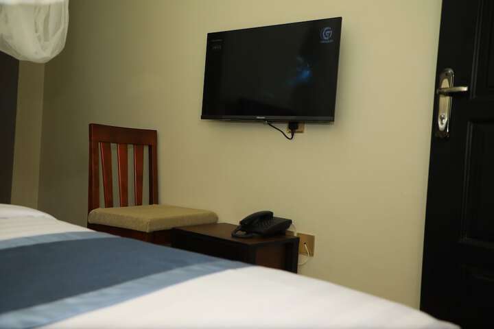 Room 6 of 88