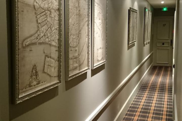 Ballroom/Hall 51 of 58