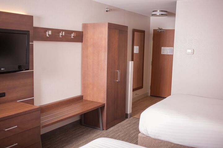 Room 6 of 43
