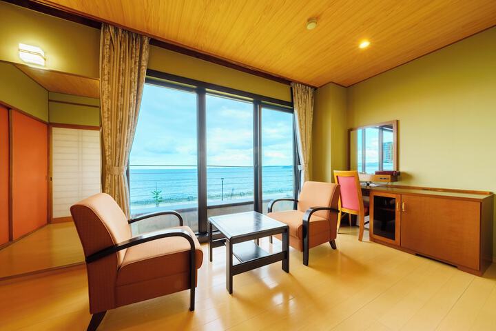 Room 25 of 114