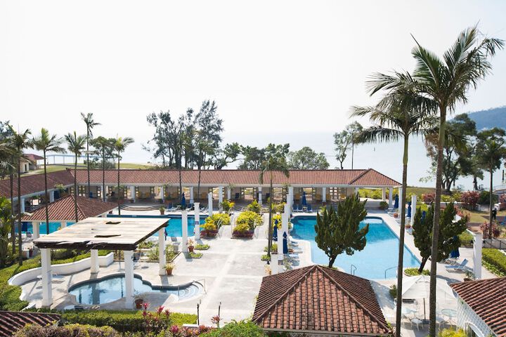 Pools & Facilities