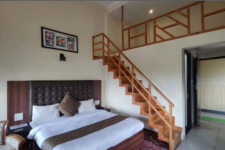 Room 9 of 28