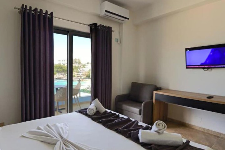 Room 19 of 48