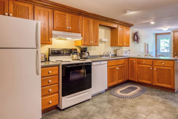Superior King Lakeside with Shared Balcony (39 of 64)