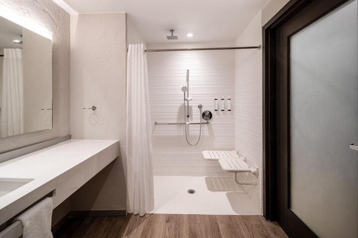 Room 54 of 180