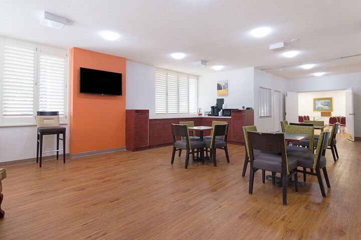 Breakfast area