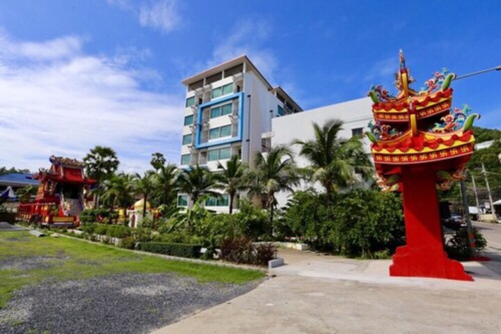 Hotel Exterior 41 of 59