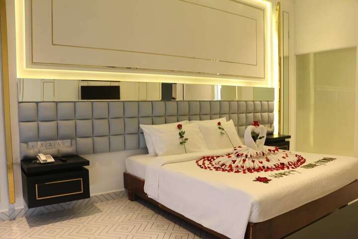 Room 16 of 37