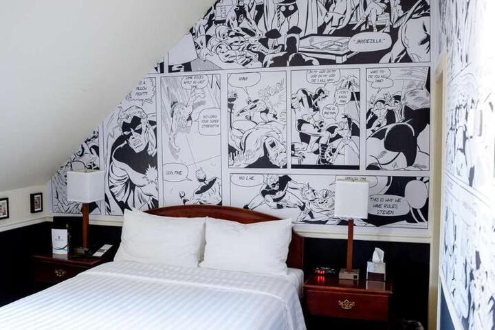 1 Queen Bed (8 of 16)