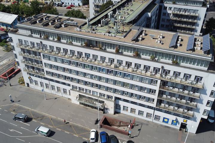 Hotel 76 of 85