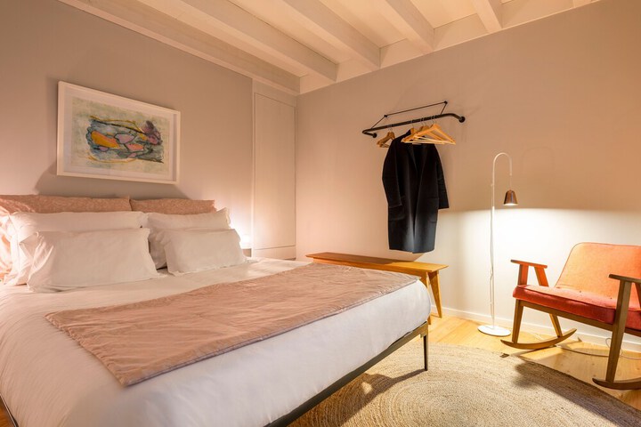 Room 6 of 62
