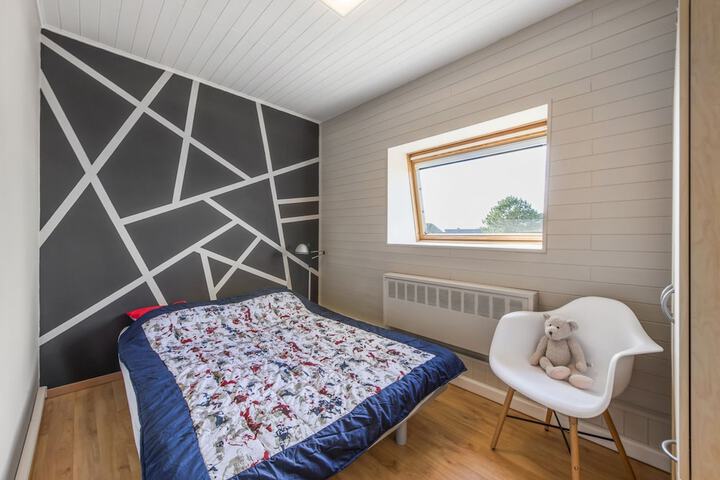 Room 5 of 15