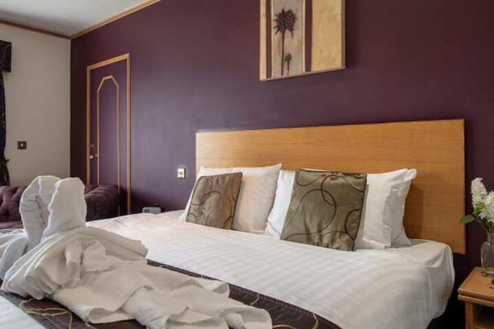 Room 3 of 68