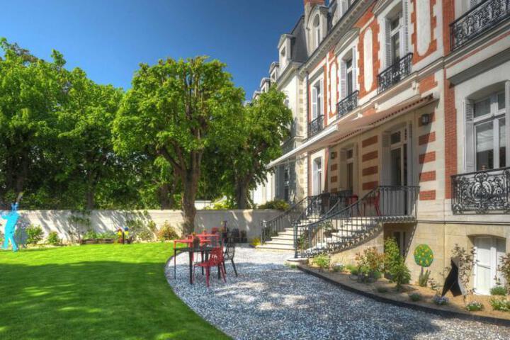 SUITES BRANGER