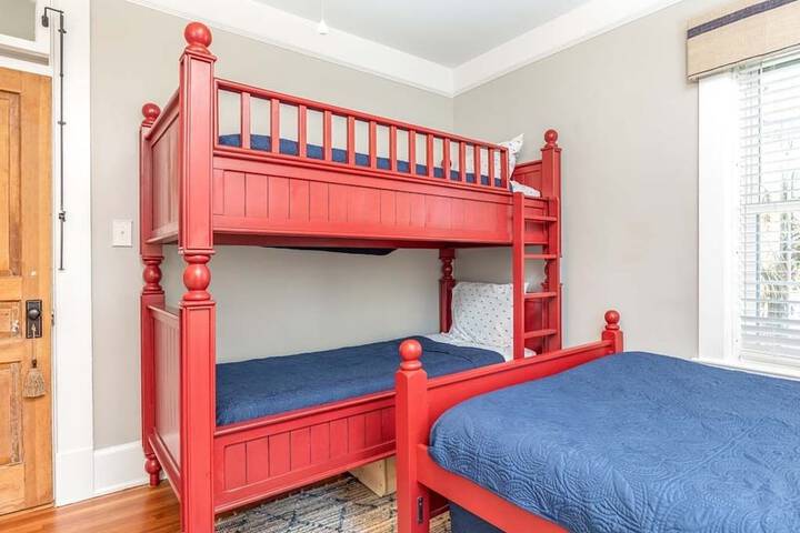 Room 5 of 34
