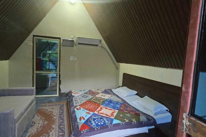 Room 7 of 38