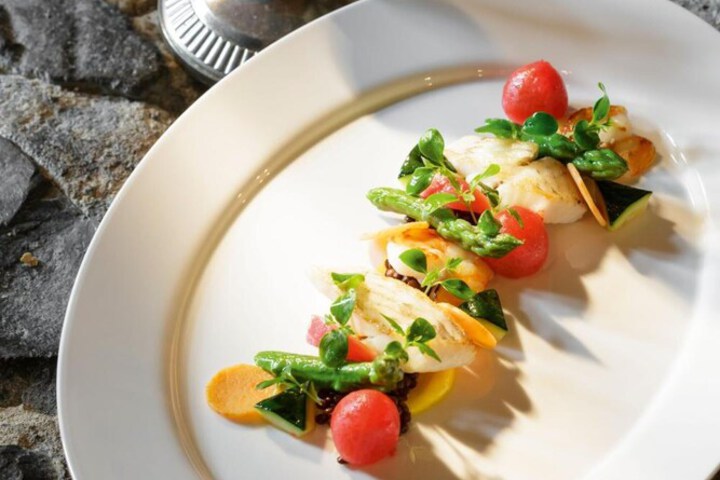 Dining 46 of 68