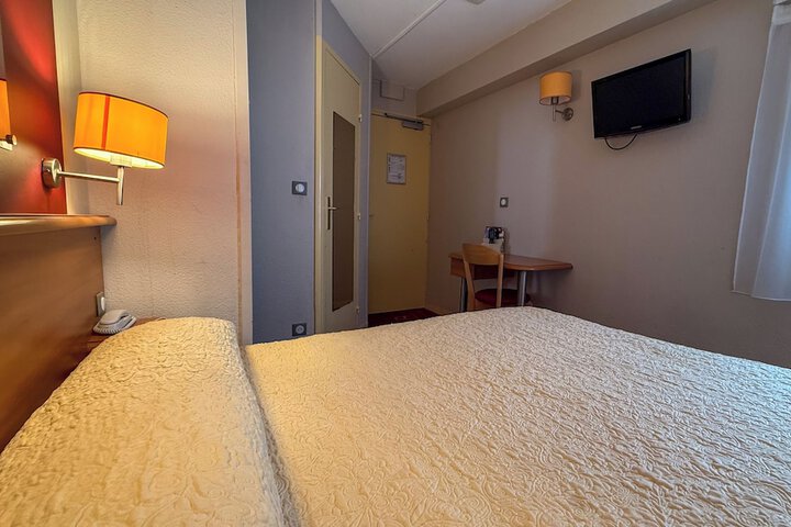 Room 9 of 29