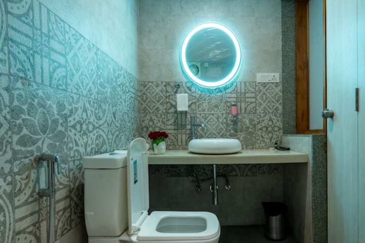 Room 18 of 38