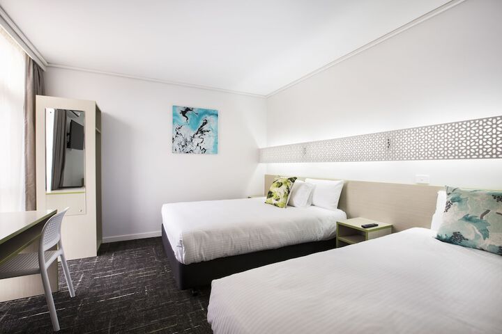 Room 8 of 34