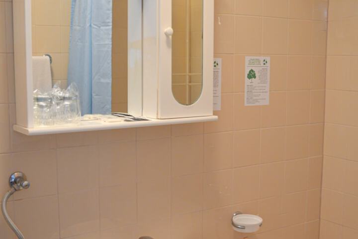 Room 15 of 44