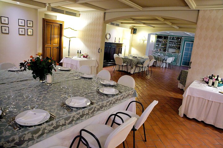 Dining 46 of 75