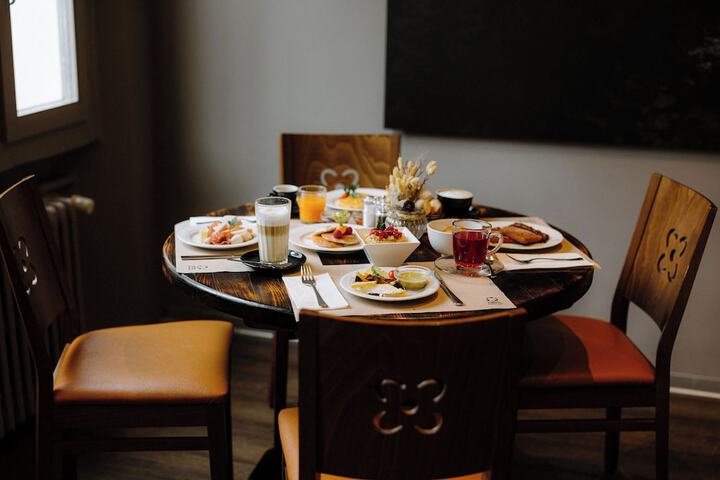 Breakfast/Coffee Service 62 of 97