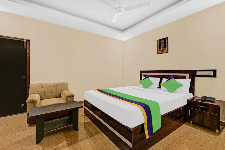Room 6 of 22