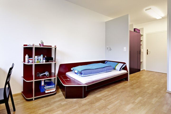 Room 5 of 78