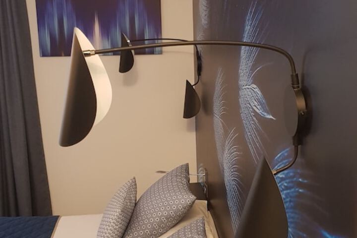 Room 9 of 63