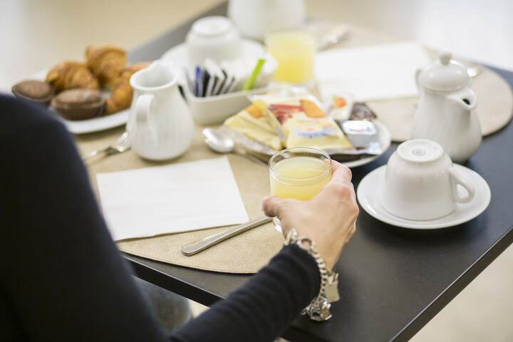 Breakfast/Coffee Service 53 of 75