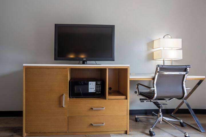 Room 3 of 56