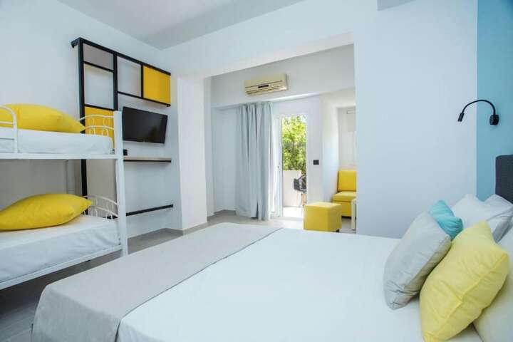 Room 16 of 44