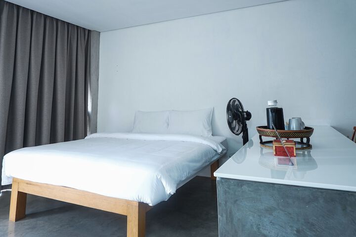 Room 5 of 49