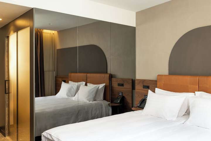 Room 14 of 52