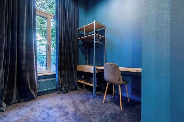 Room 9 of 116