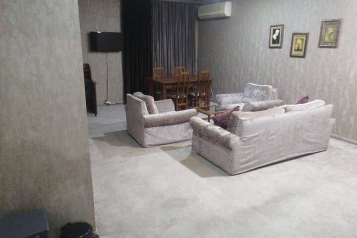 Room 9 of 23