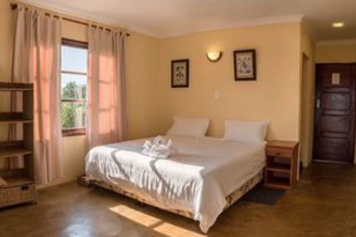 Room 6 of 10