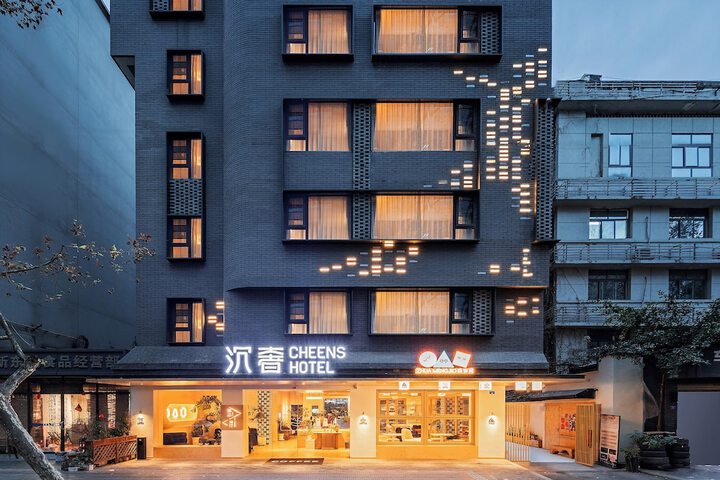 Hotel 99 of 101
