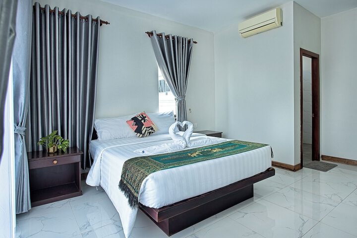 Room 3 of 12