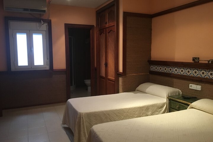 Room 14 of 27