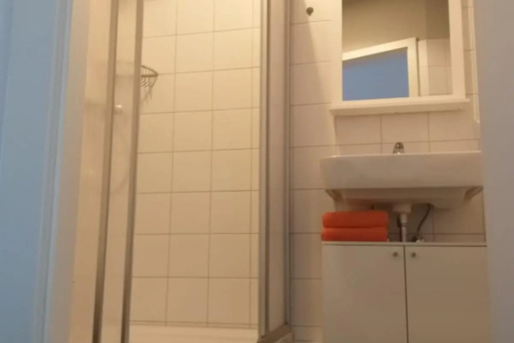 Room 9 of 14