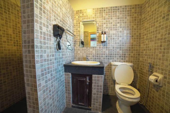 Room 16 of 32