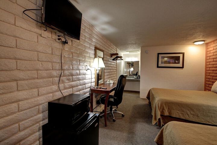 Room 15 of 37