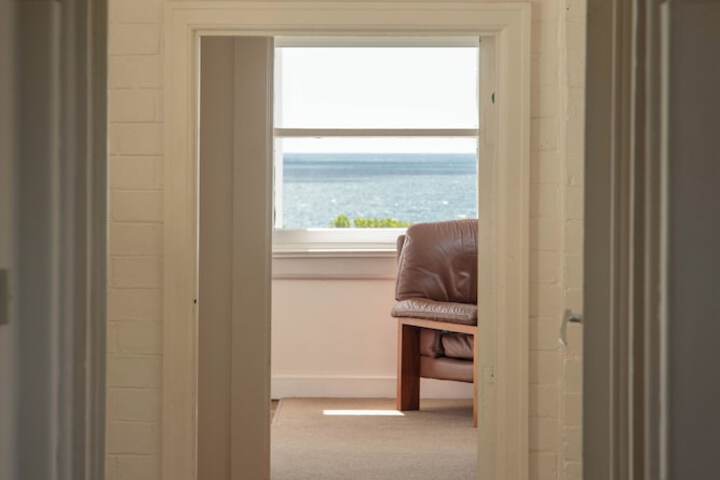 Room 93 of 179