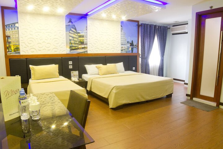 Room 15 of 40