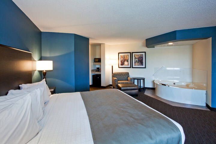 1 King Bed (19 of 20)