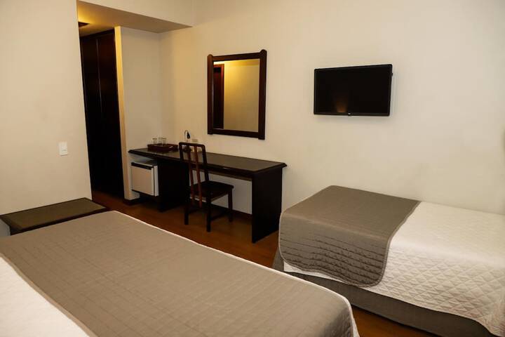 Room 4 of 41
